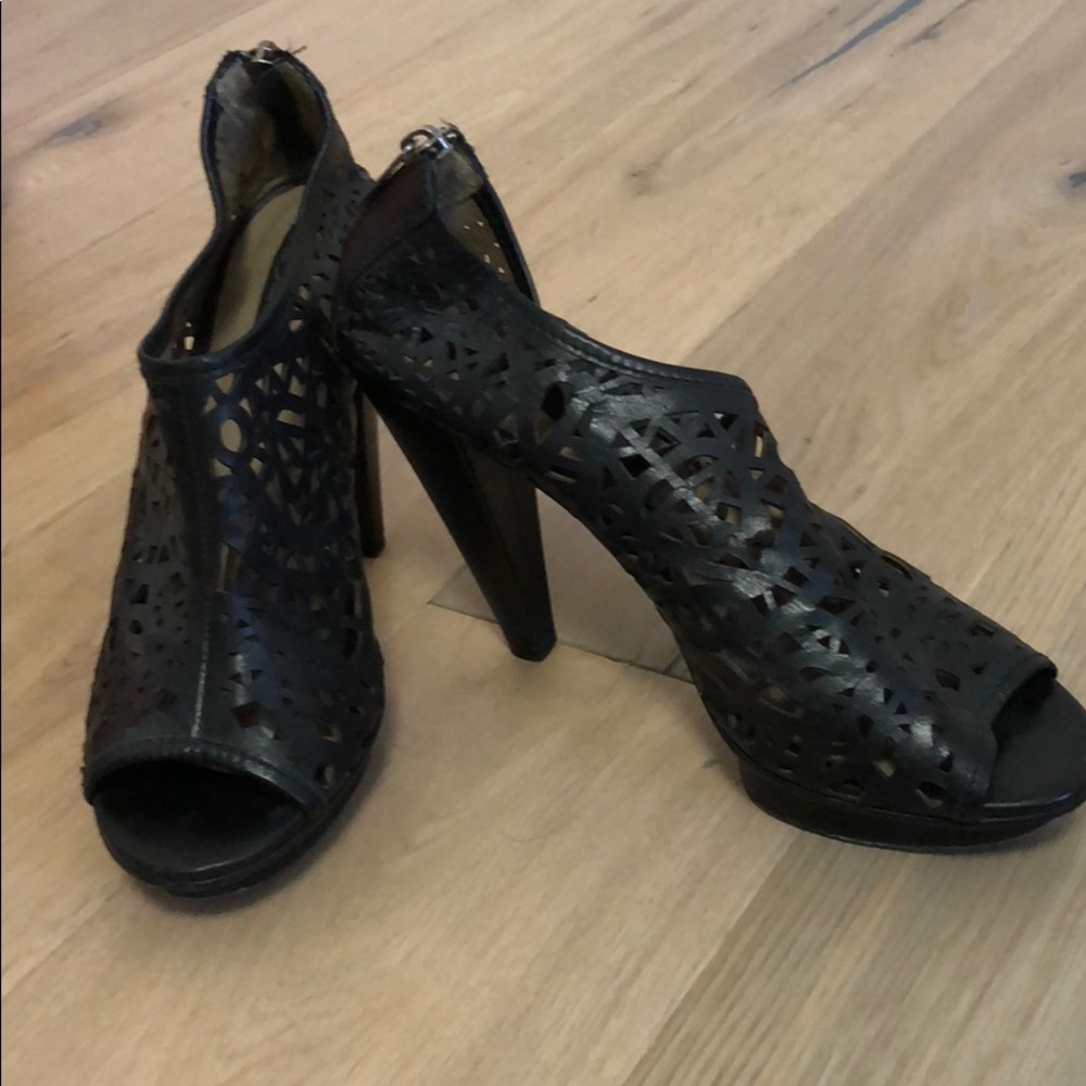 Platform heel leather cutout shoes